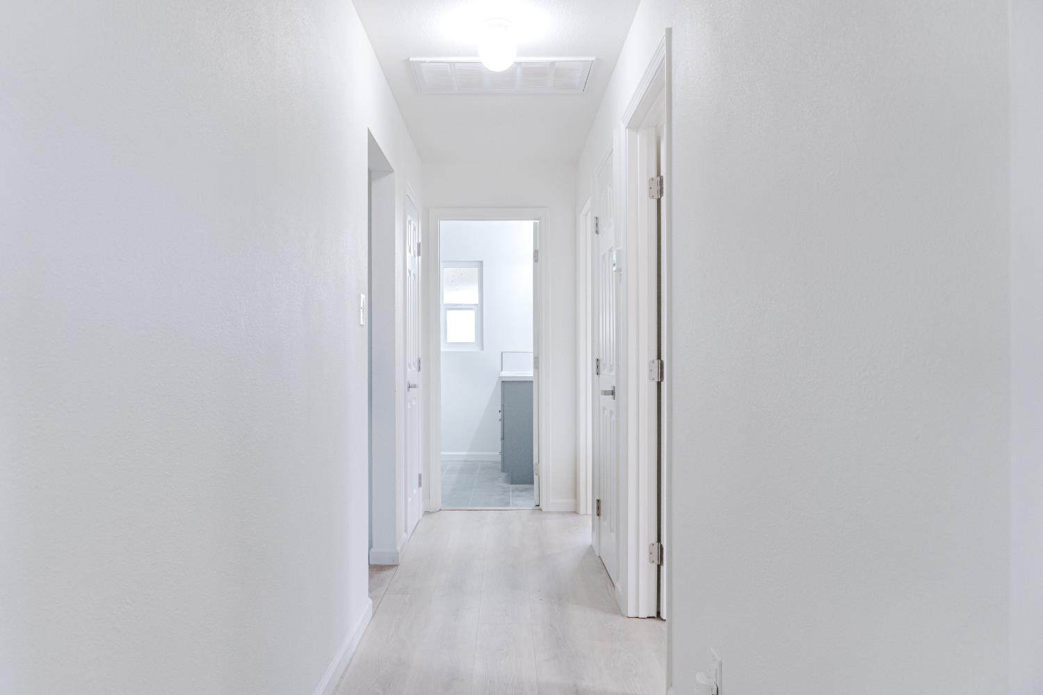 2002 N Woodridge Way, Hanford, CA 93230