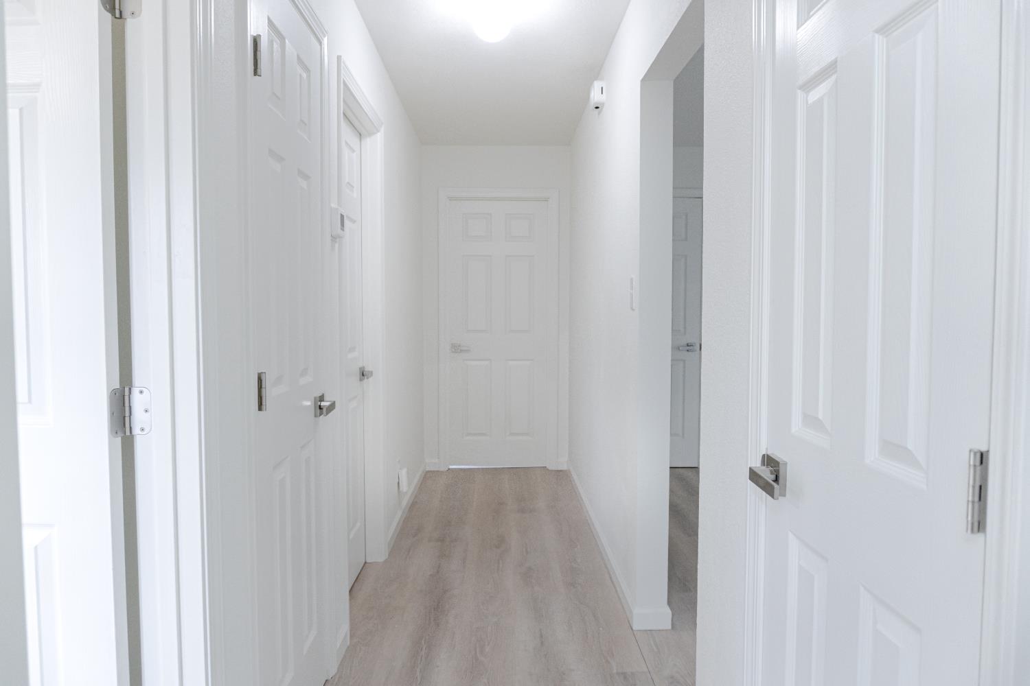 2002 N Woodridge Way, Hanford, CA 93230