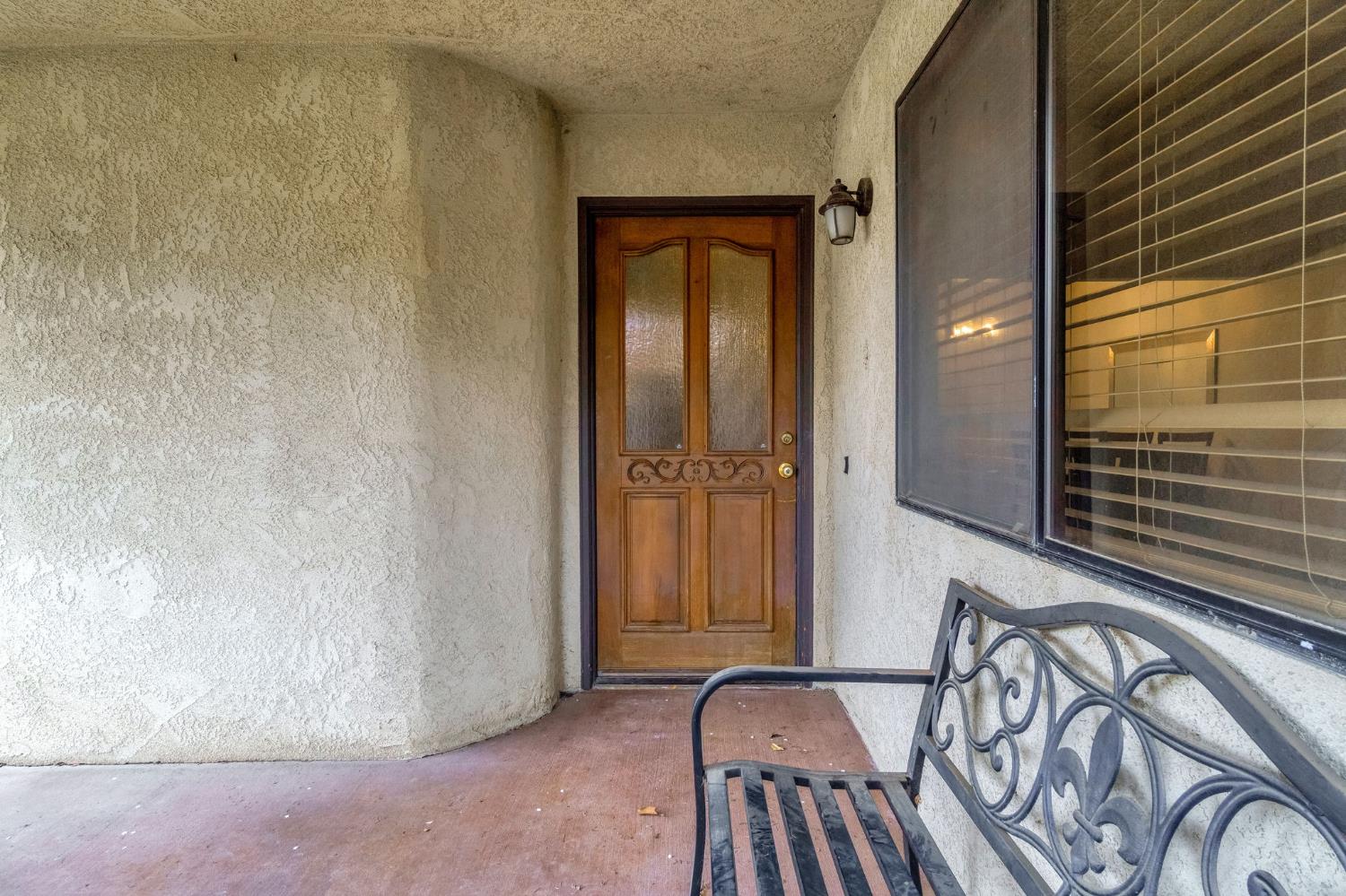 901 Valley Way, Madera, CA 93637