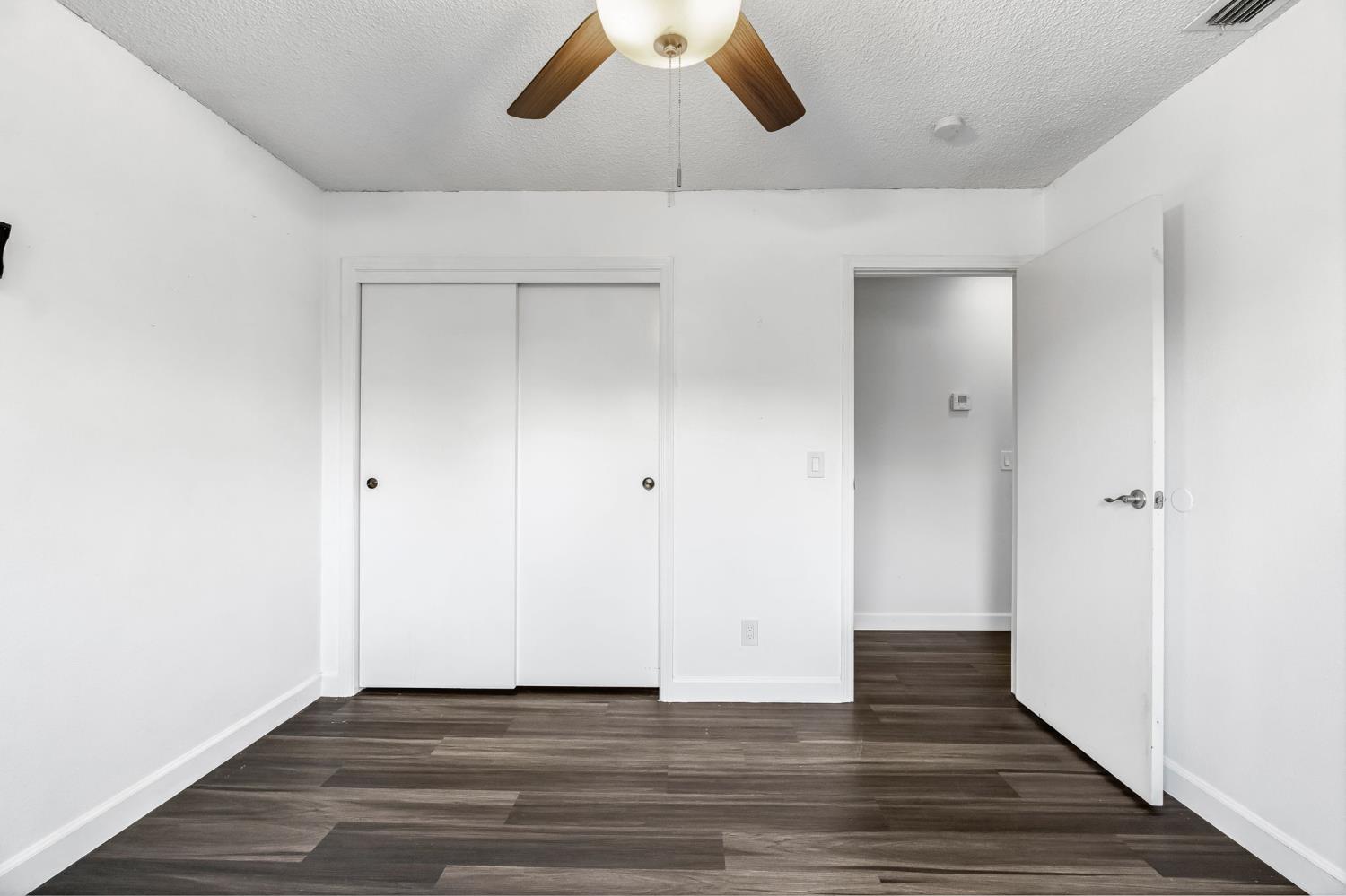 901 Valley Way, Madera, CA 93637