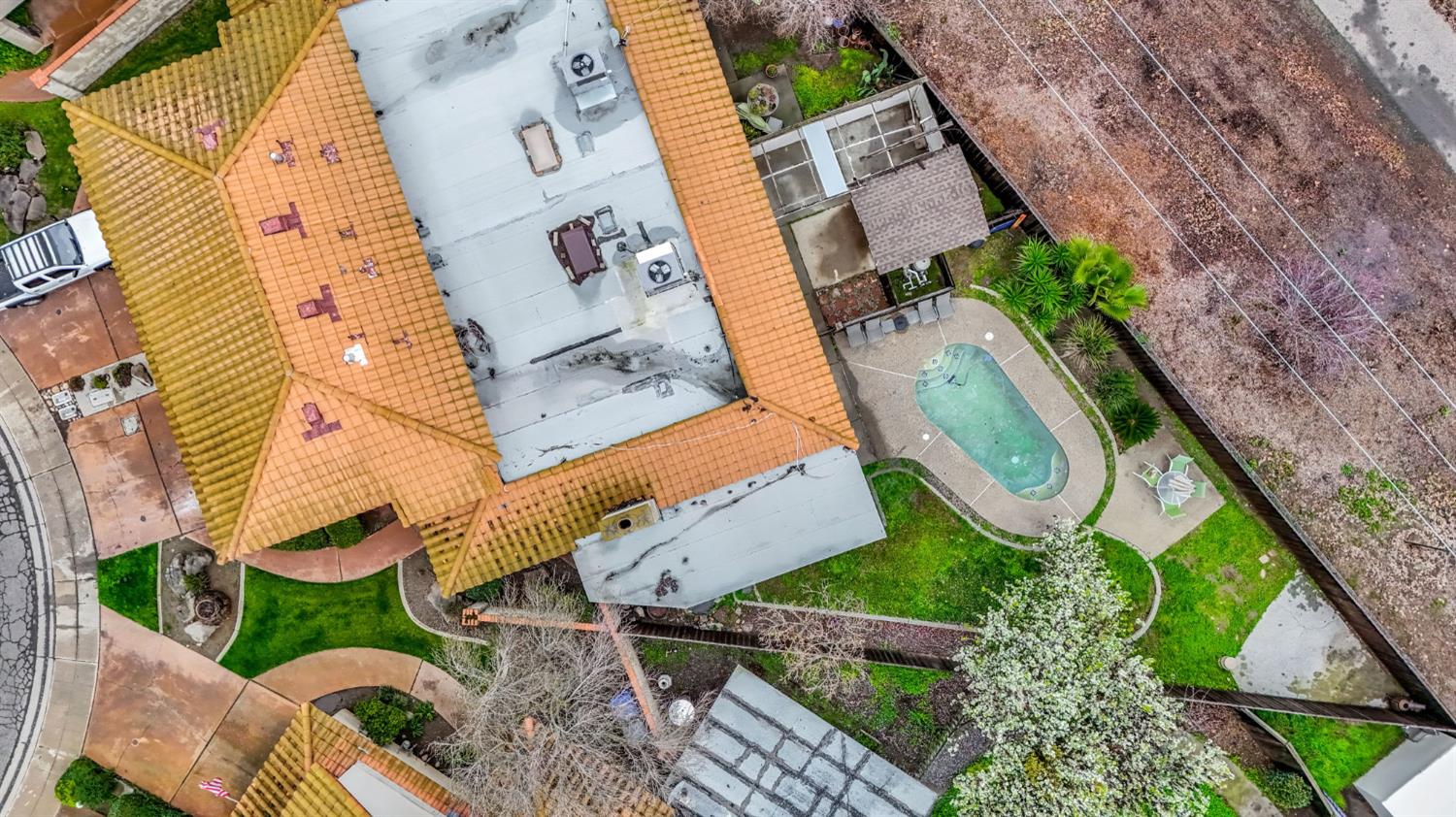 901 Valley Way, Madera, CA 93637