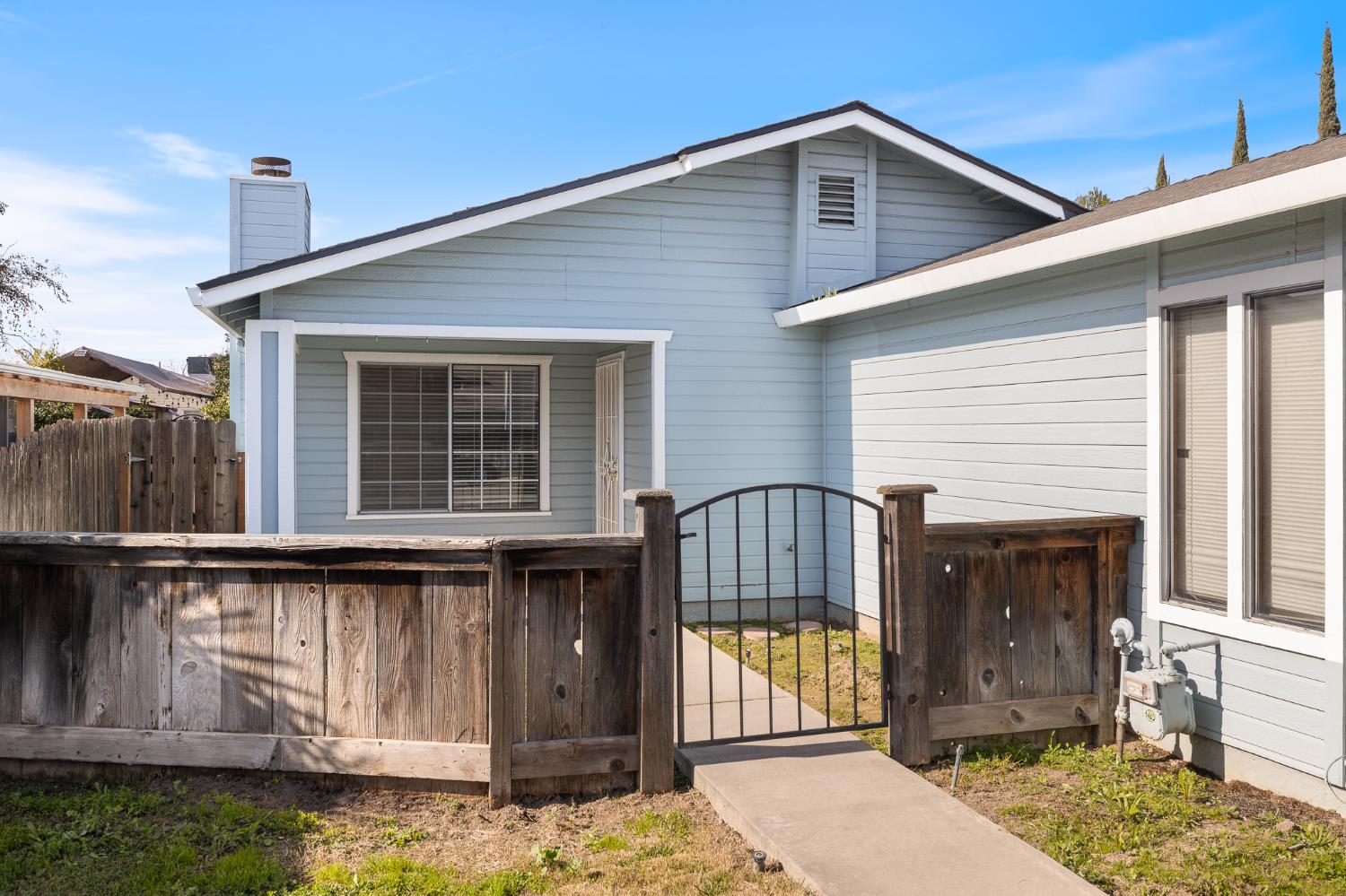 961 12Th Ave, Kingsburg, CA 93631