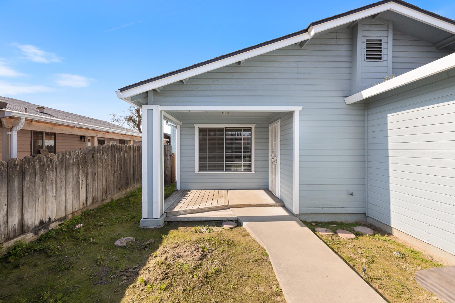 961 12Th Ave, Kingsburg, CA 93631