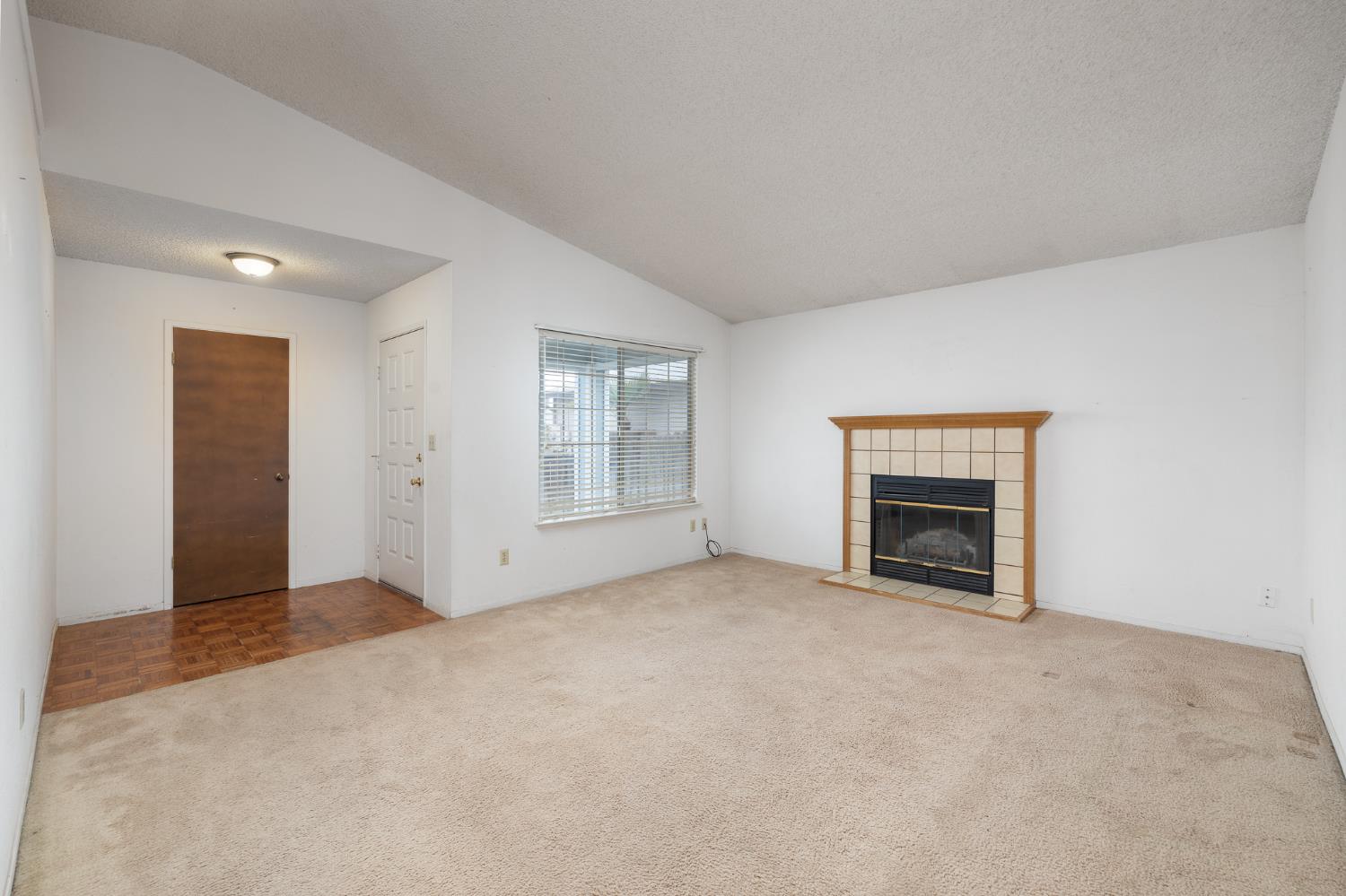 961 12Th Ave, Kingsburg, CA 93631