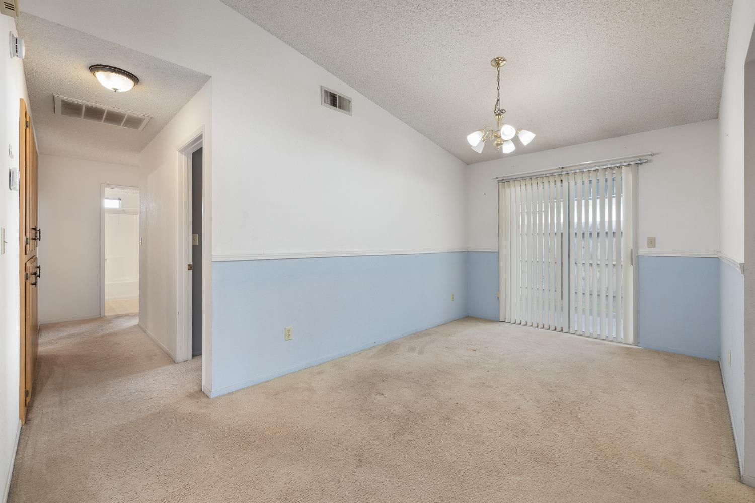 961 12Th Ave, Kingsburg, CA 93631