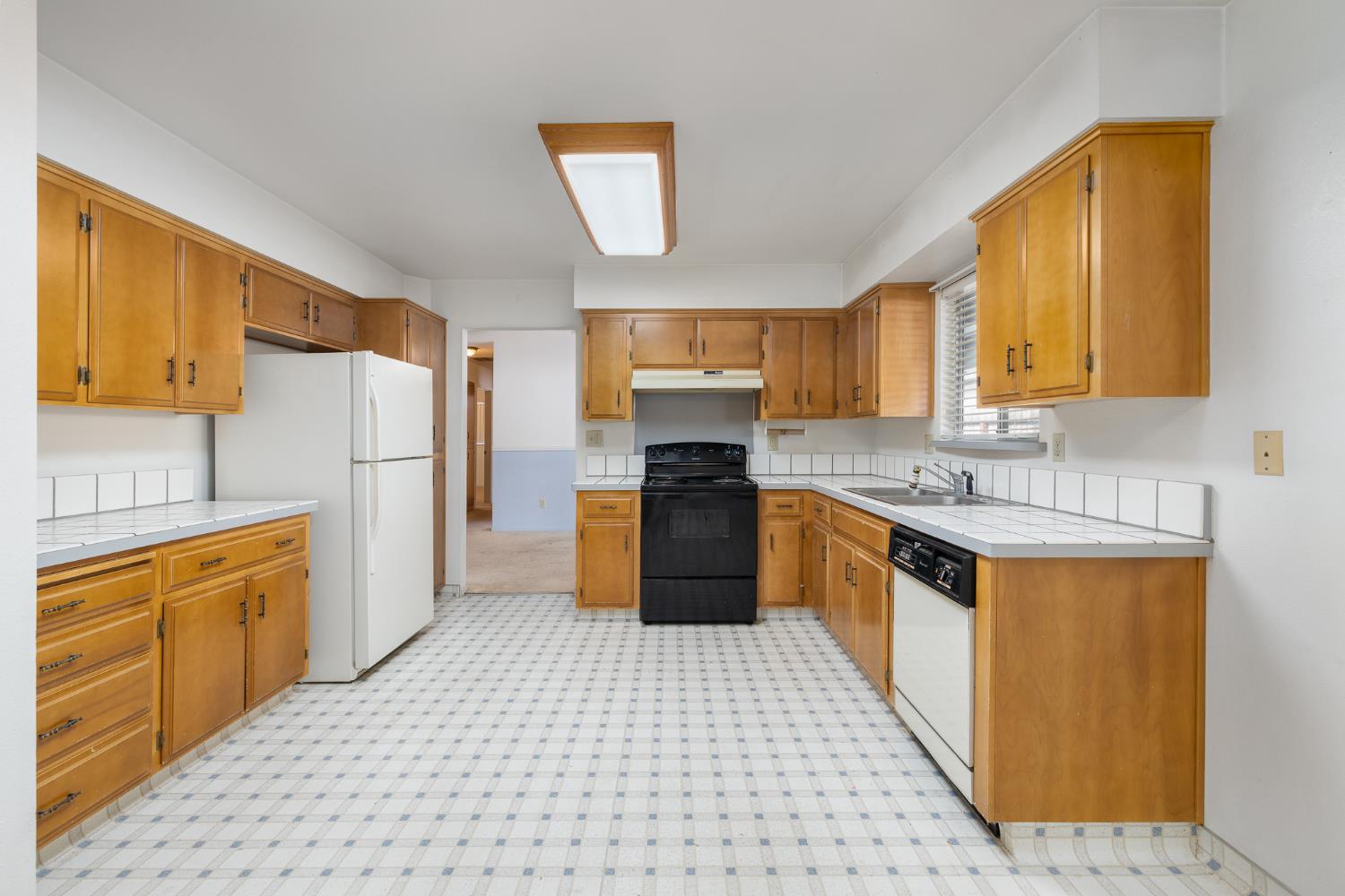 961 12Th Ave, Kingsburg, CA 93631