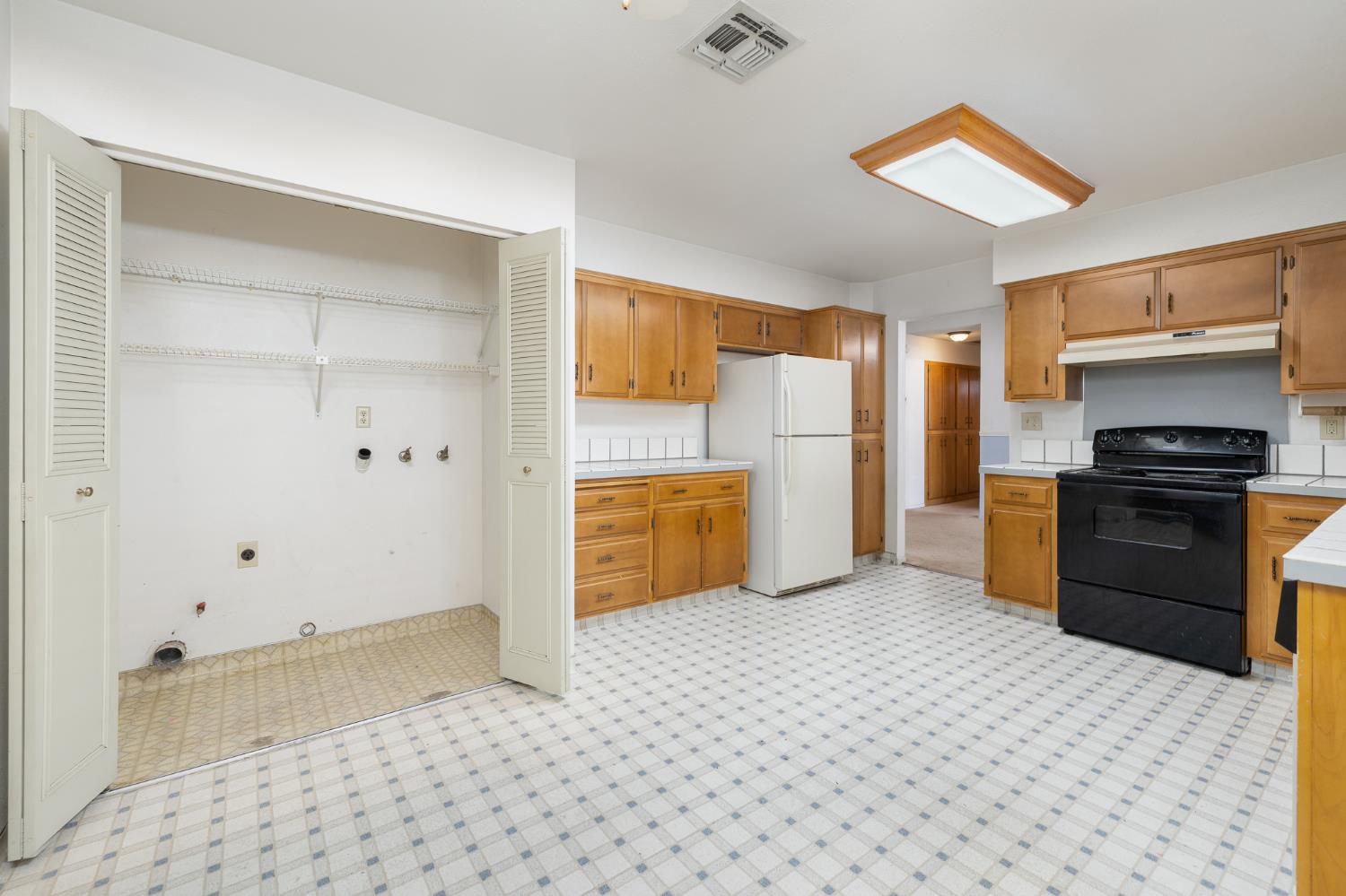 961 12Th Ave, Kingsburg, CA 93631