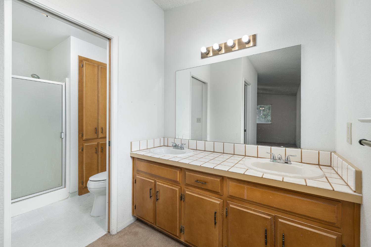 961 12Th Ave, Kingsburg, CA 93631