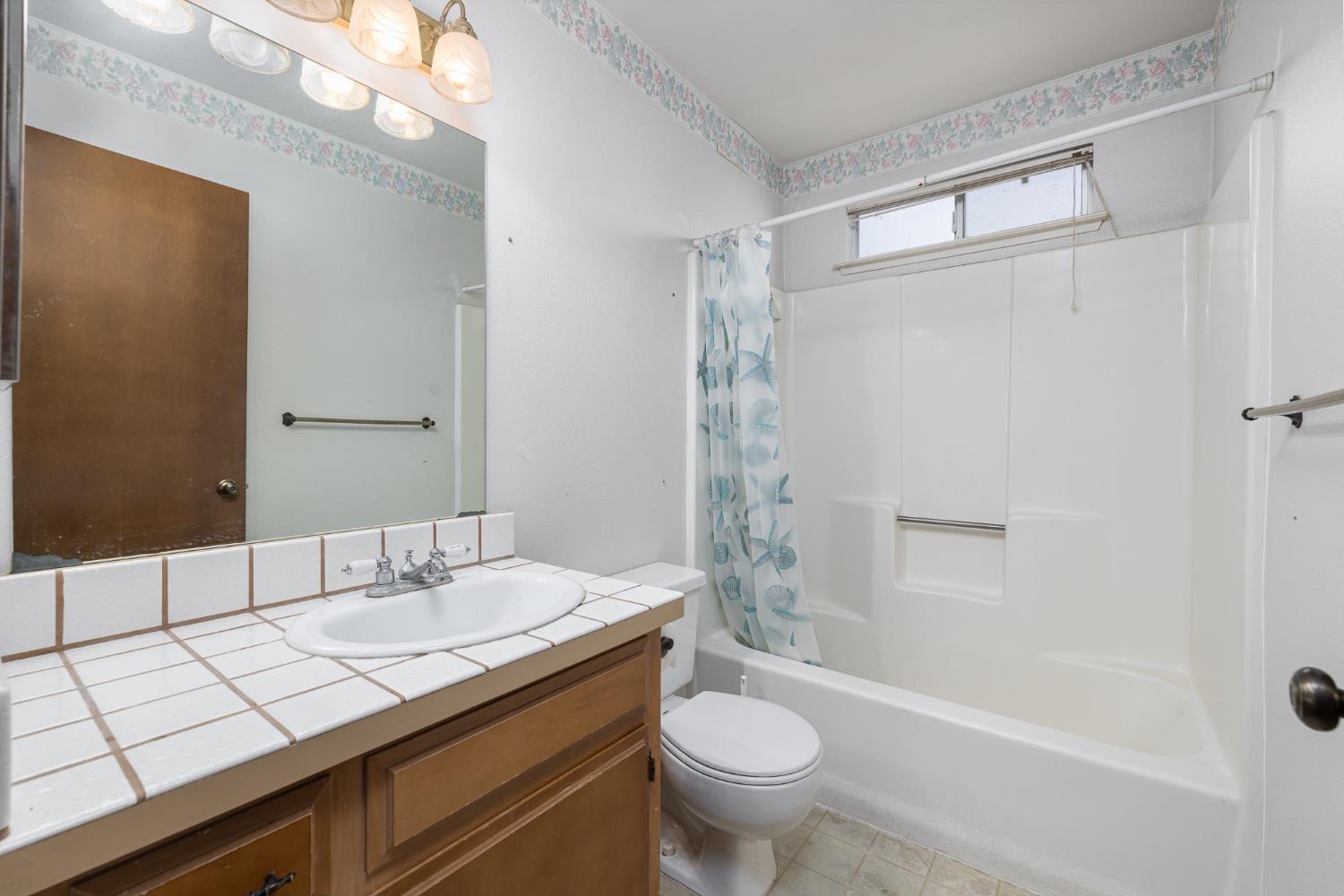 961 12Th Ave, Kingsburg, CA 93631