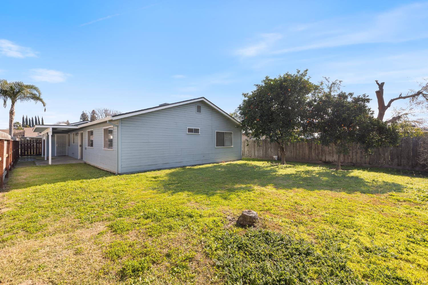 961 12Th Ave, Kingsburg, CA 93631