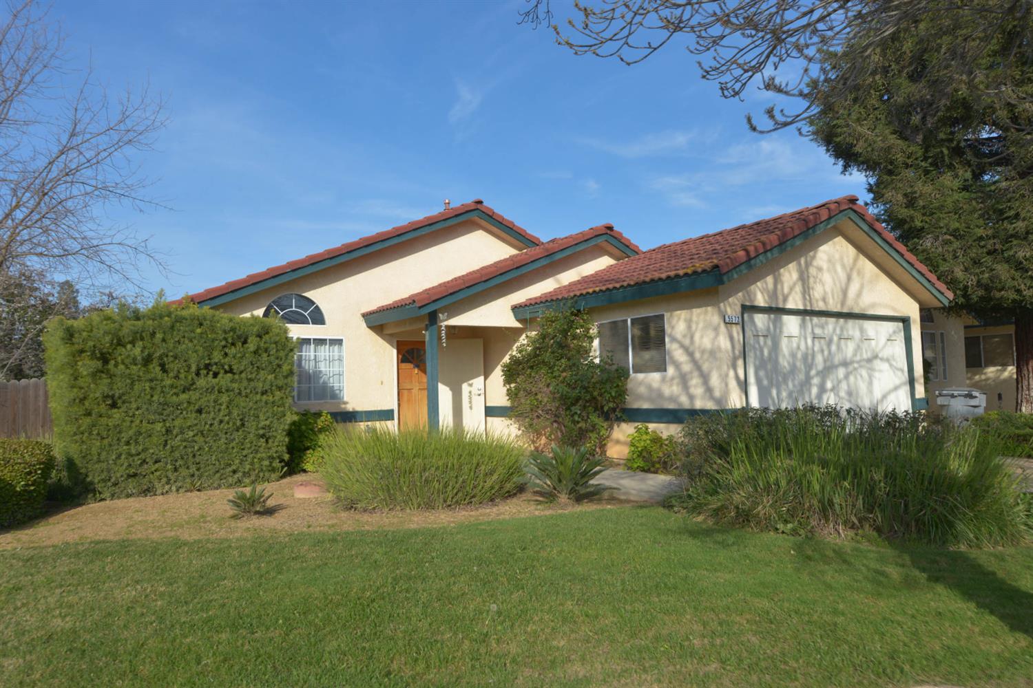 5572 W Sample Ave, Fresno, CA 93722