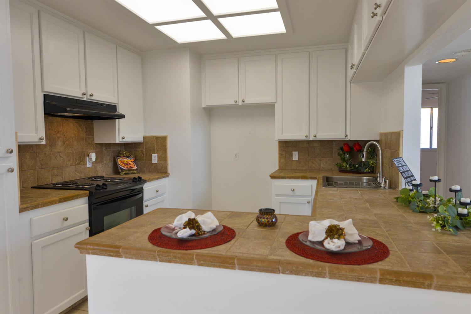 5572 W Sample Ave, Fresno, CA 93722