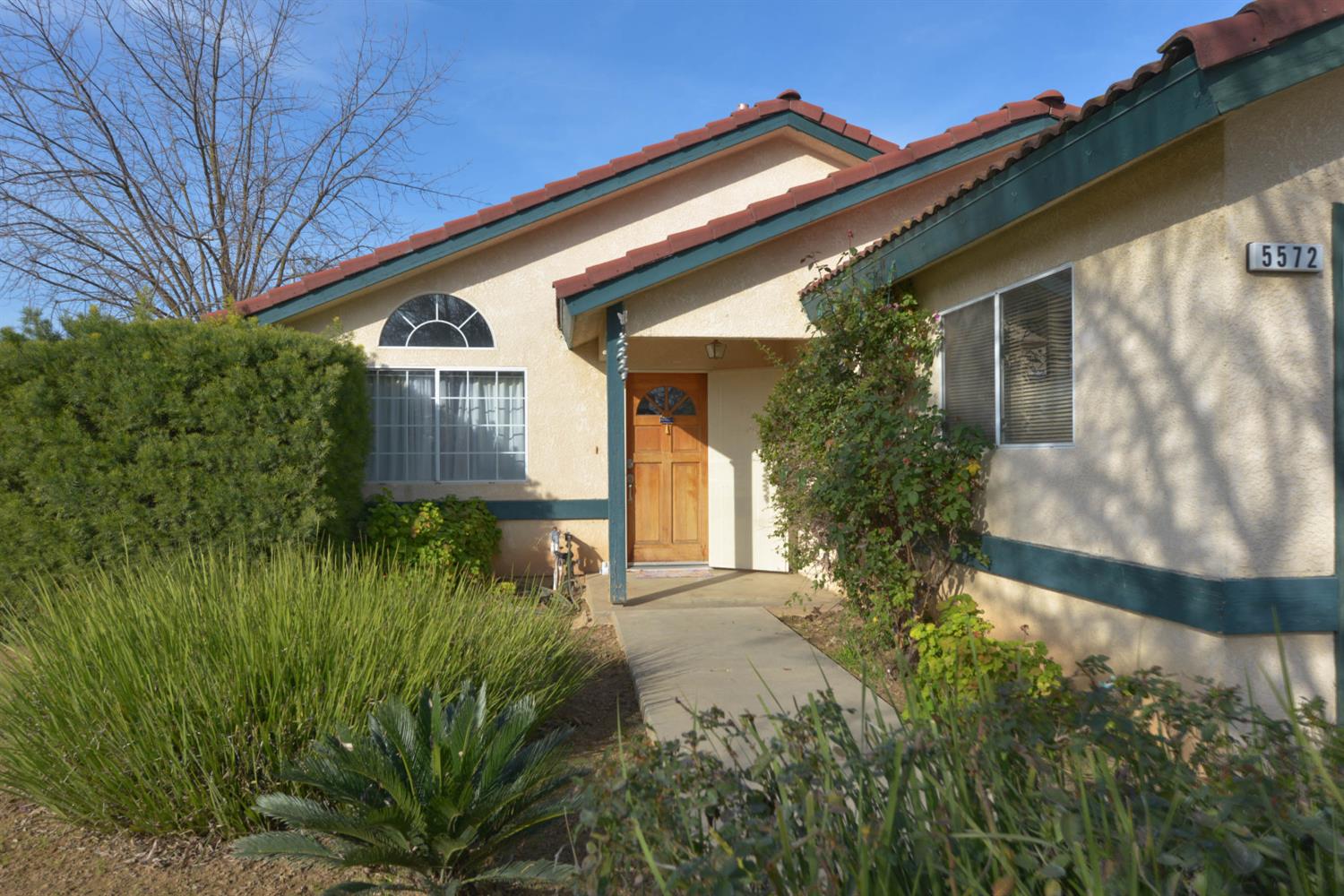 5572 W Sample Ave, Fresno, CA 93722