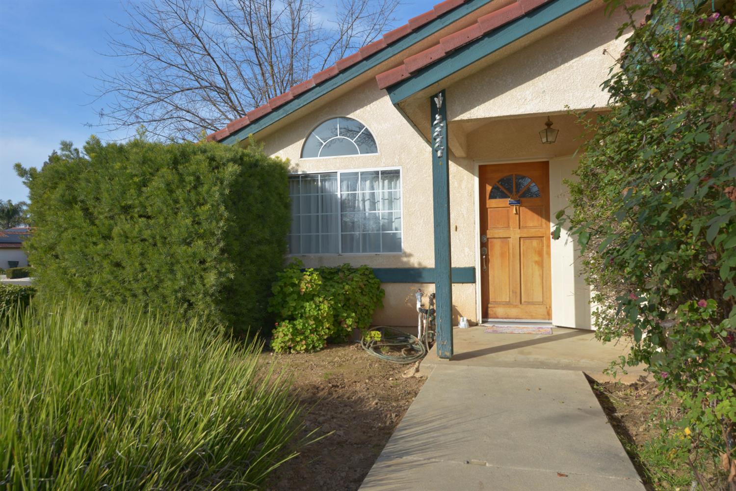 5572 W Sample Ave, Fresno, CA 93722