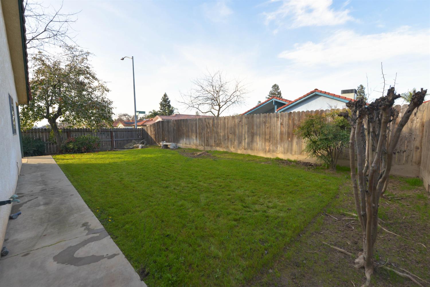 5572 W Sample Ave, Fresno, CA 93722