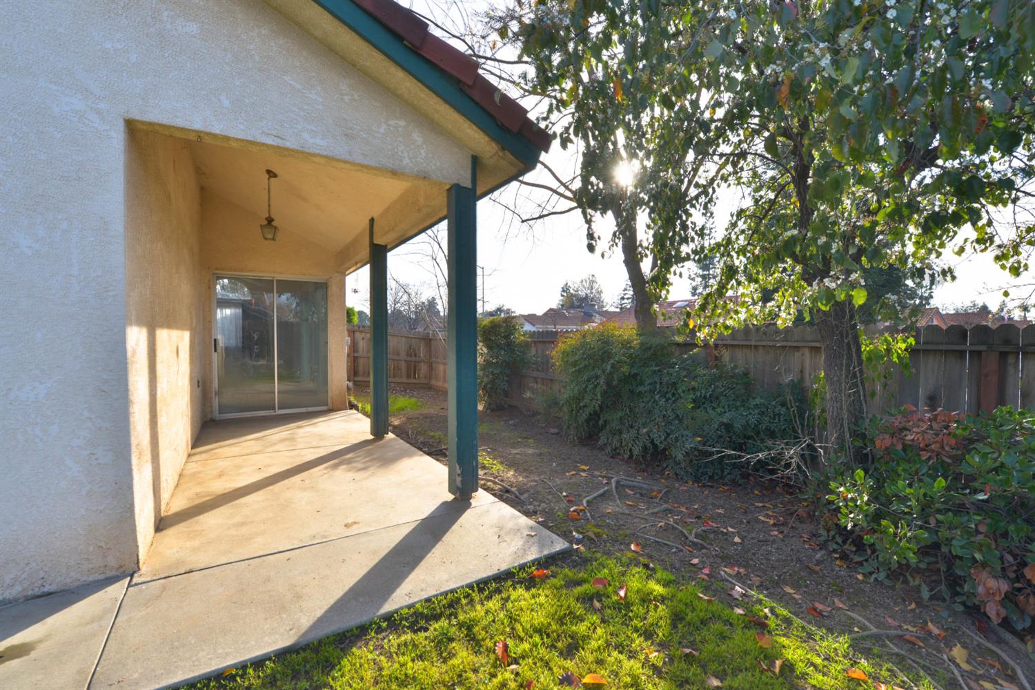 5572 W Sample Ave, Fresno, CA 93722