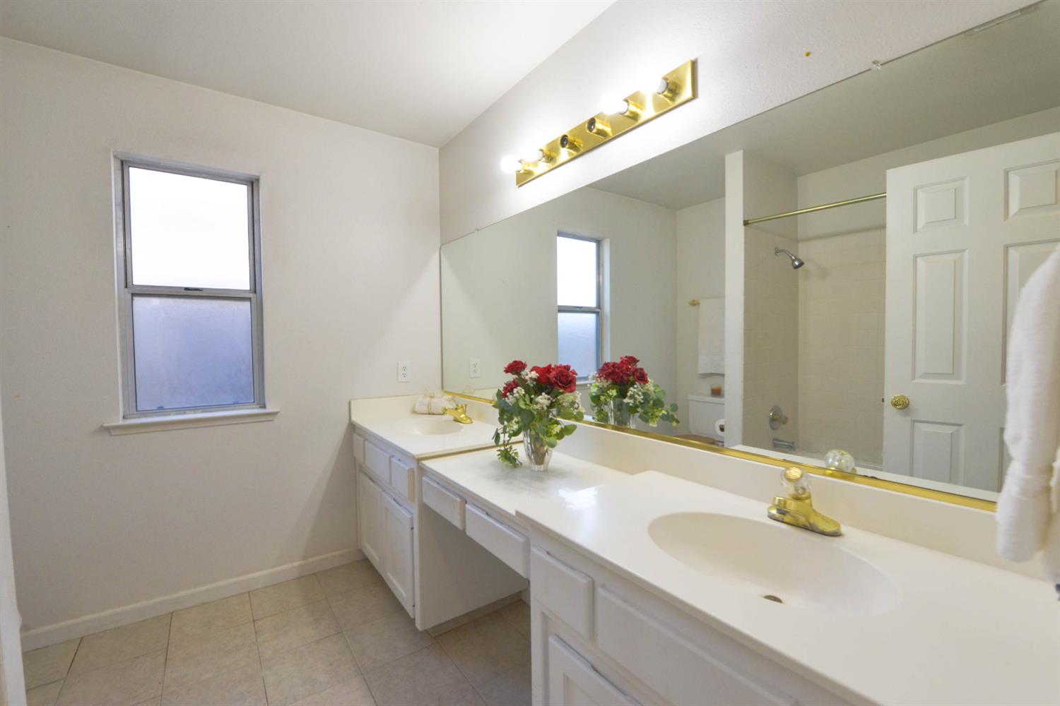 5572 W Sample Ave, Fresno, CA 93722