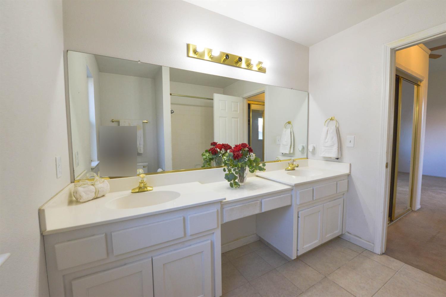 5572 W Sample Ave, Fresno, CA 93722