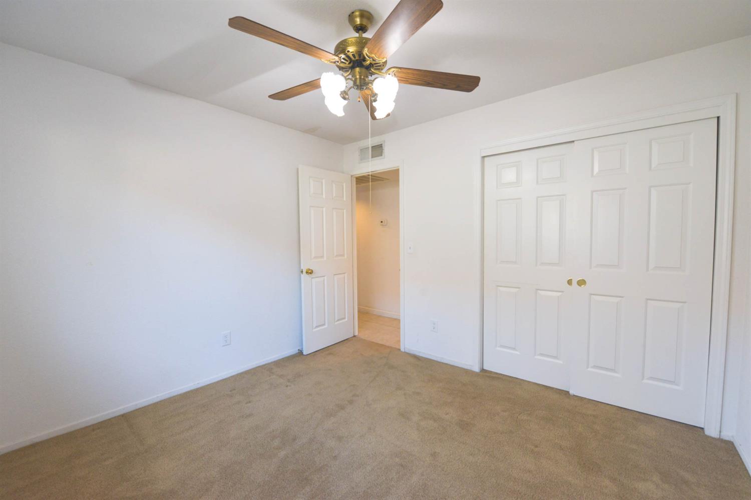 5572 W Sample Ave, Fresno, CA 93722