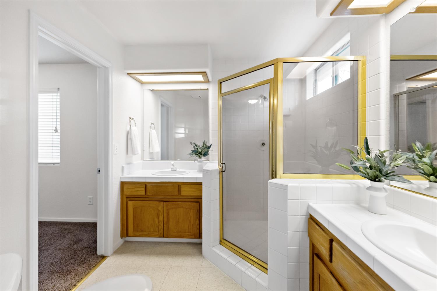 8847 N Woodrow Ave, Fresno, CA 93720