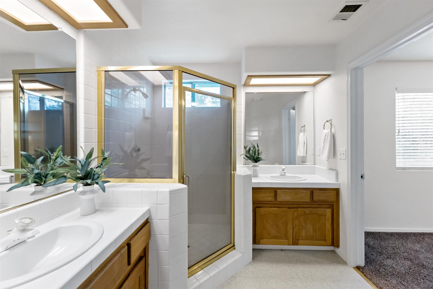 8847 N Woodrow Ave, Fresno, CA 93720