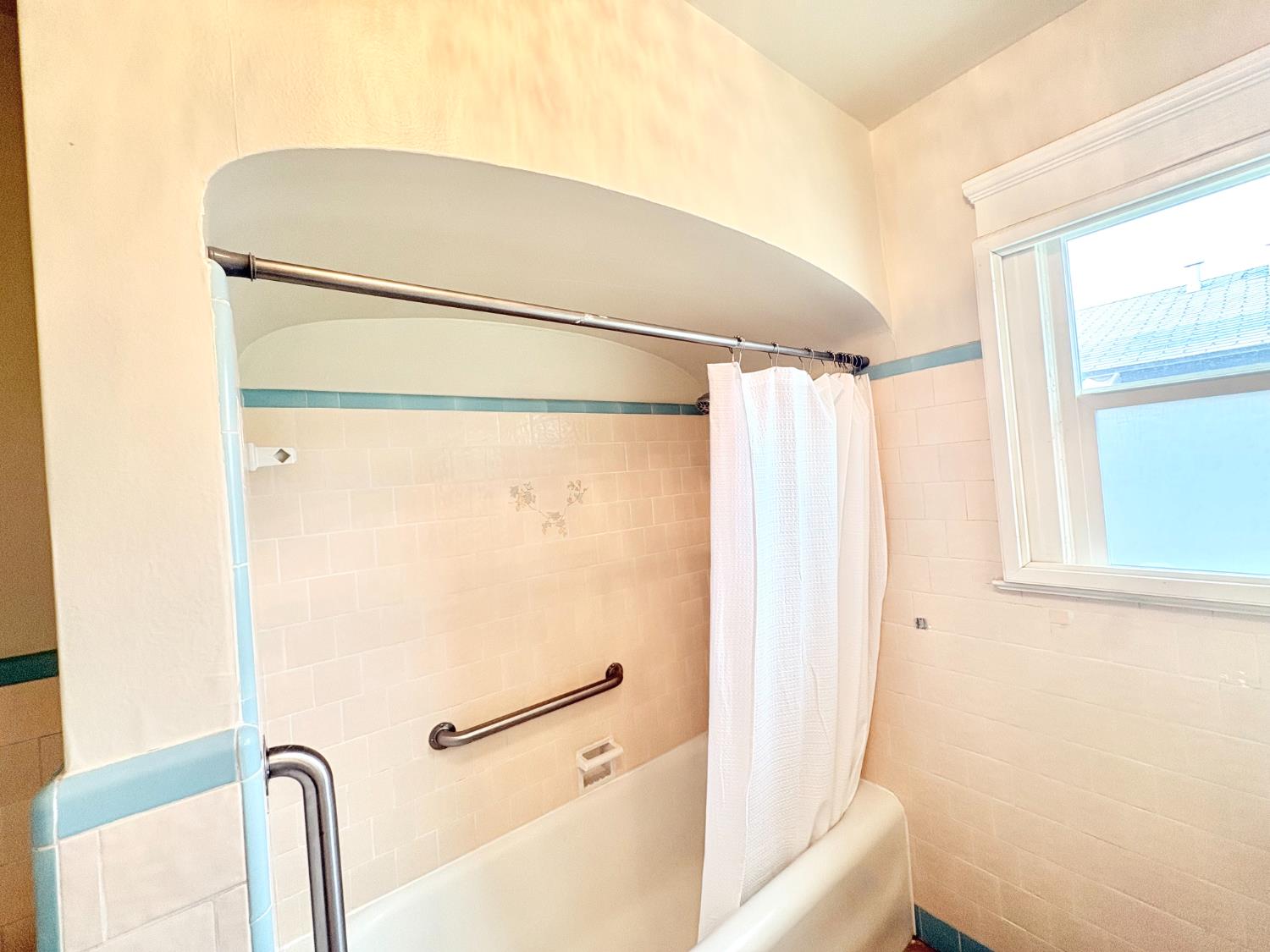 1425 N Wilson Ave, Fresno, CA 93728