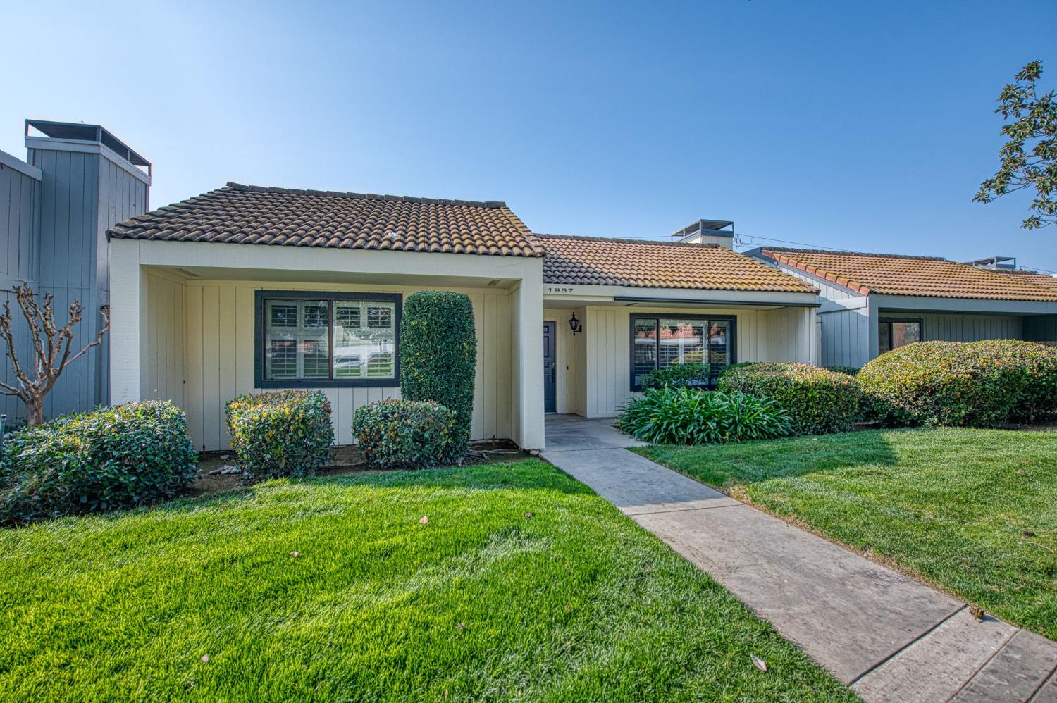 1957 W Santa Ana Ave, Fresno, CA 93705