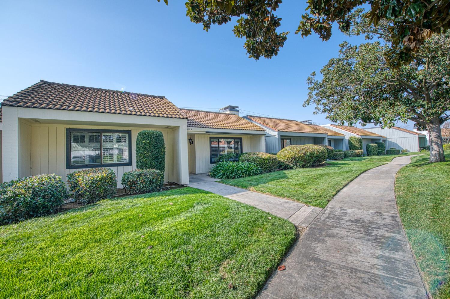 1957 W Santa Ana Ave, Fresno, CA 93705