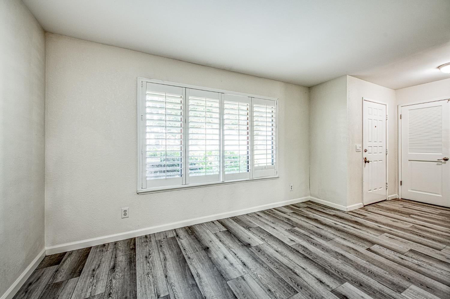 1957 W Santa Ana Ave, Fresno, CA 93705