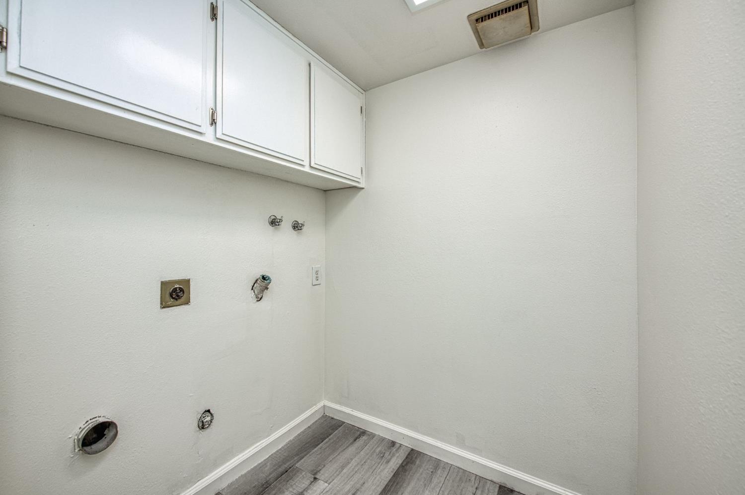 1957 W Santa Ana Ave, Fresno, CA 93705