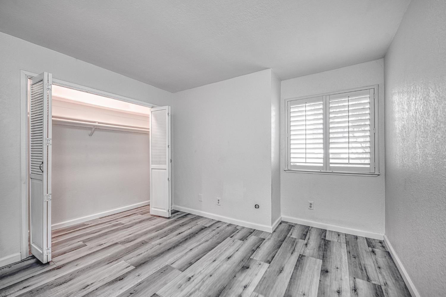 1957 W Santa Ana Ave, Fresno, CA 93705