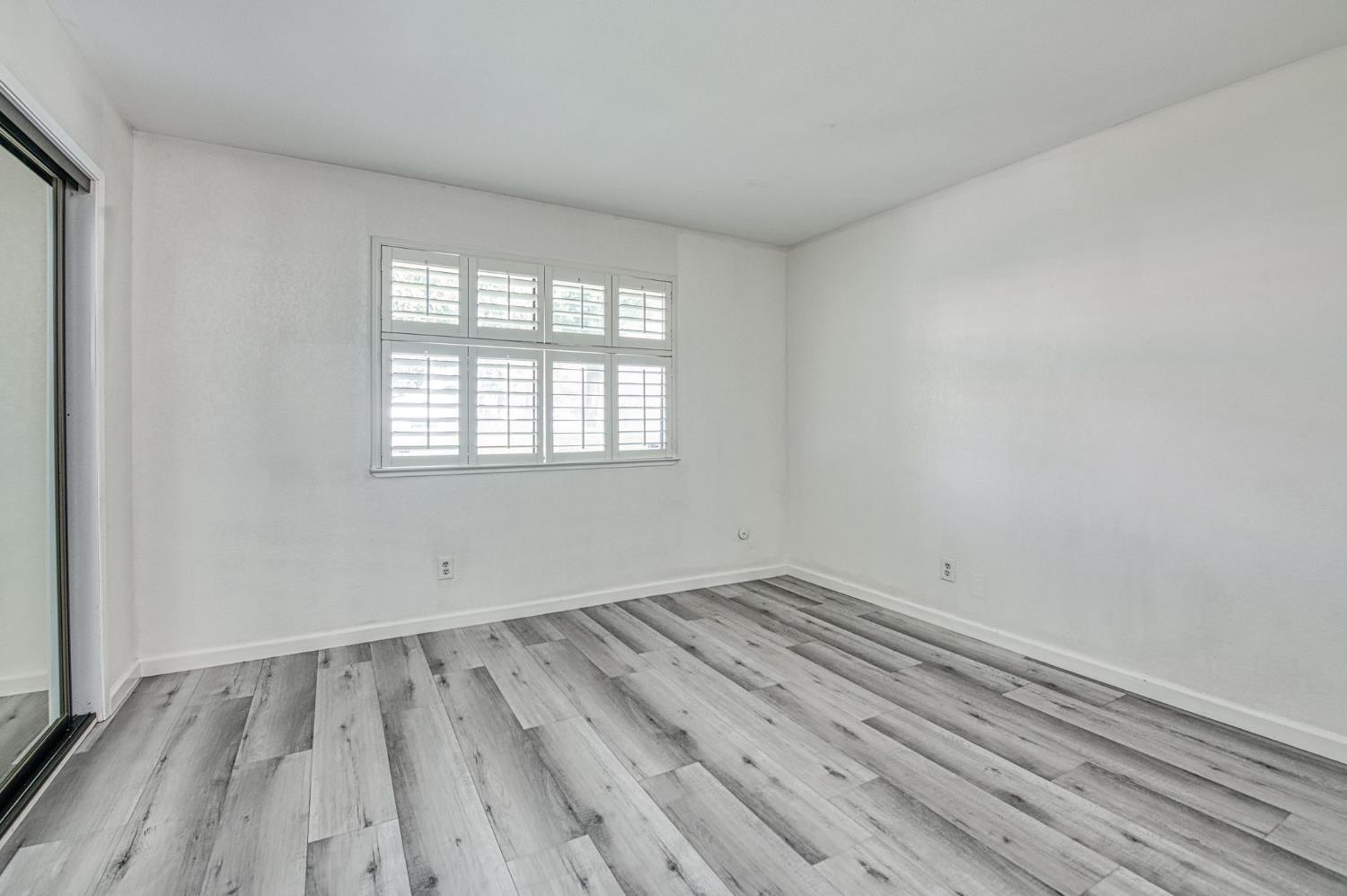 1957 W Santa Ana Ave, Fresno, CA 93705