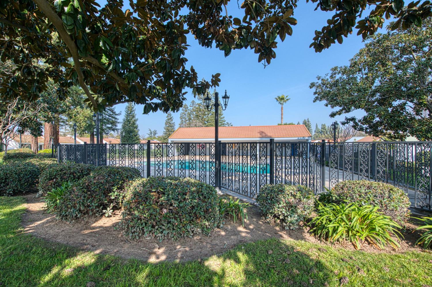 1957 W Santa Ana Ave, Fresno, CA 93705