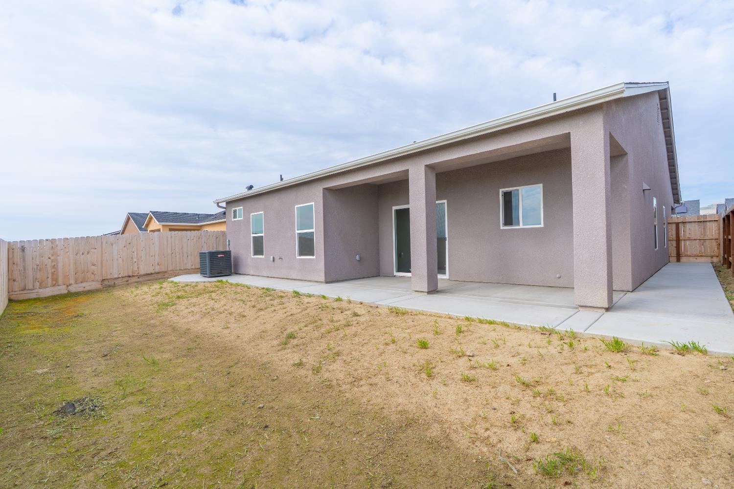 1212 E Orange St, Avenal, CA 93204