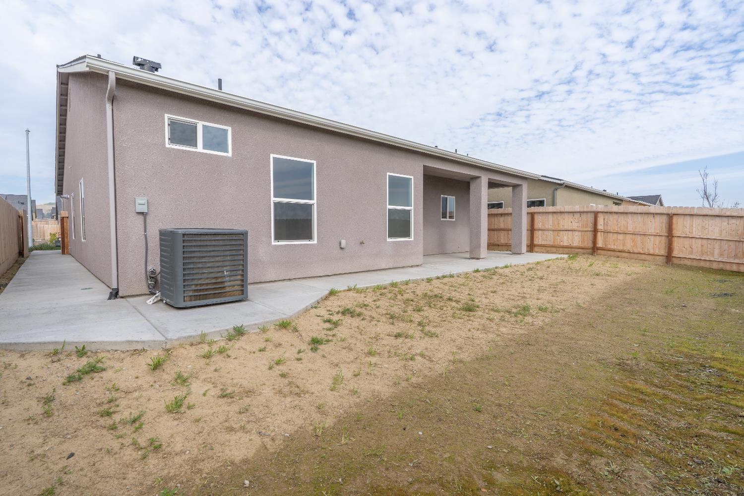 1212 E Orange St, Avenal, CA 93204