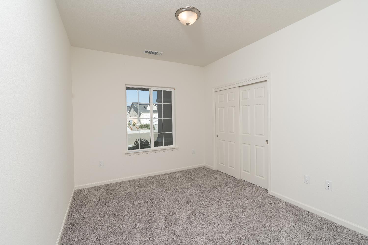 1212 E Orange St, Avenal, CA 93204