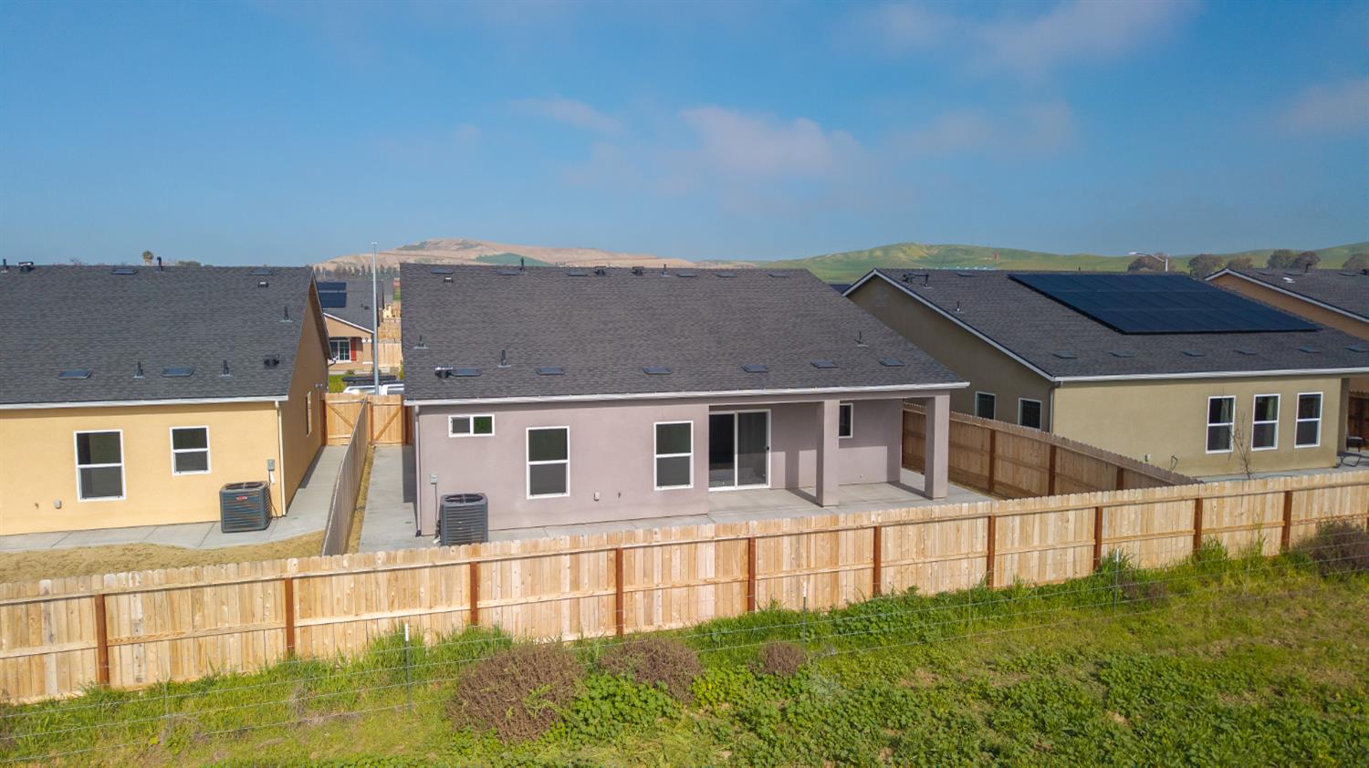 1212 E Orange St, Avenal, CA 93204