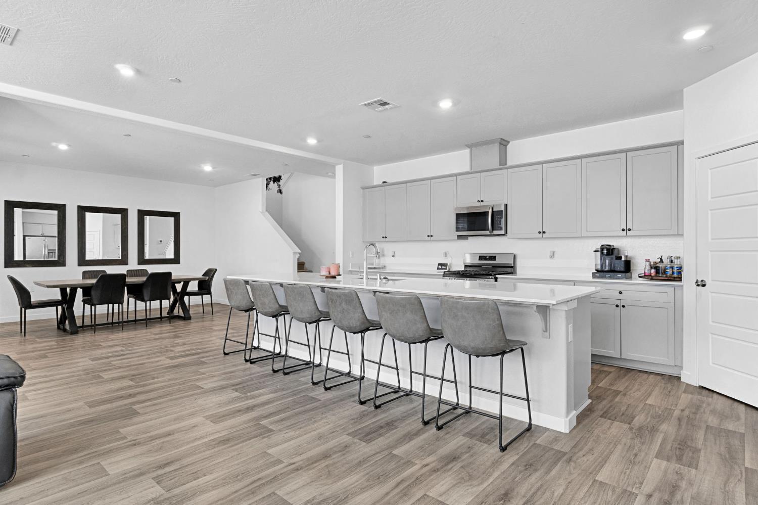 2831 N Redda Rd, Fresno, CA 93737