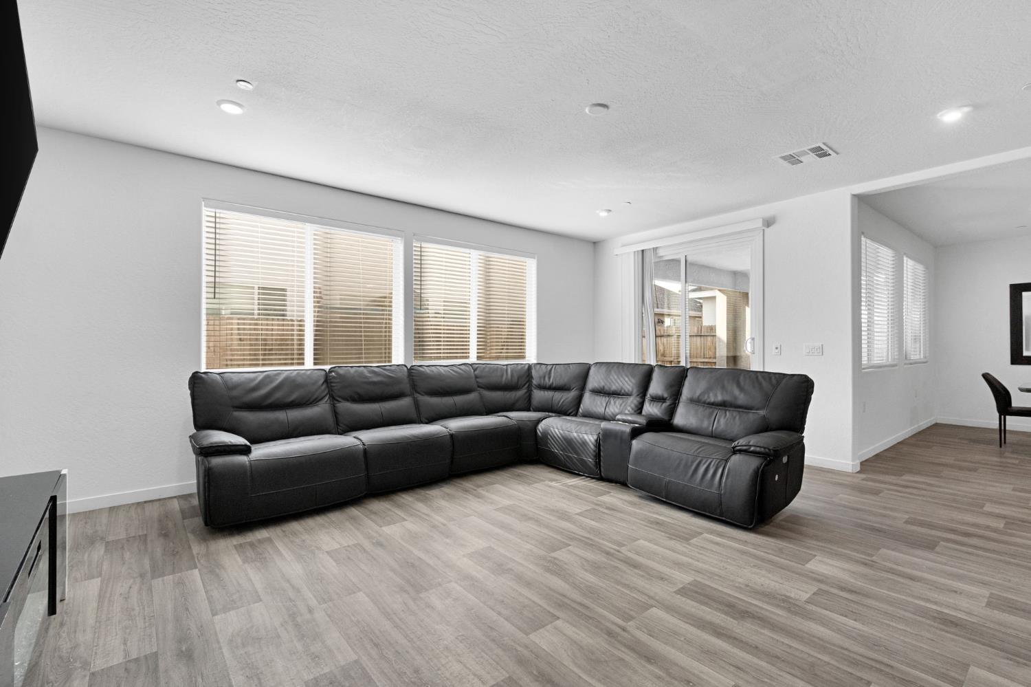 2831 N Redda Rd, Fresno, CA 93737