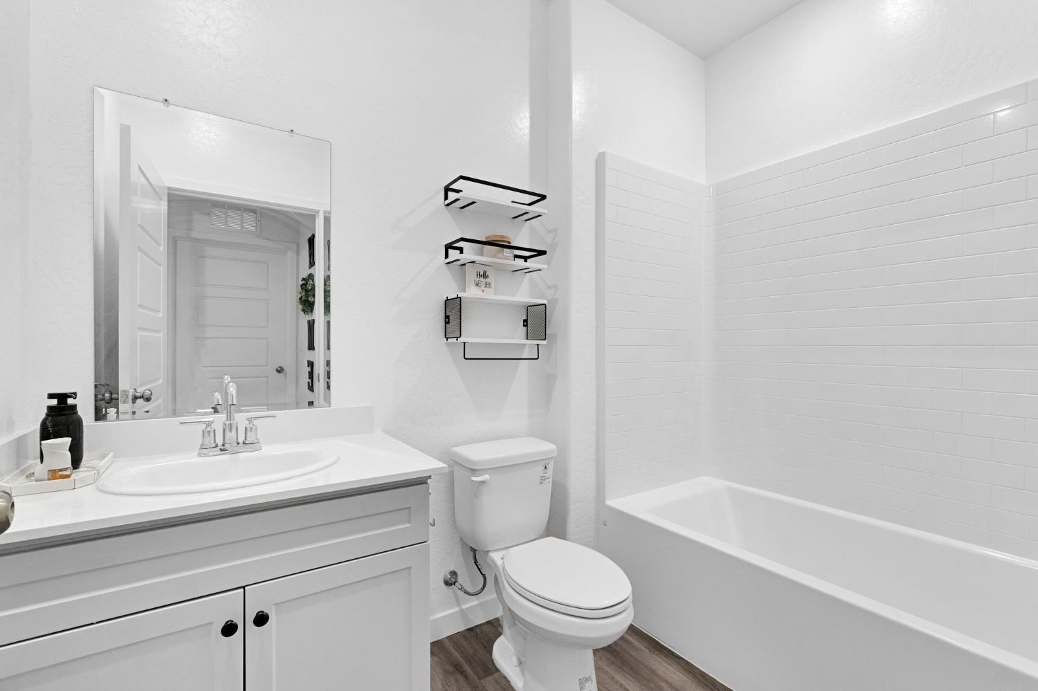 2831 N Redda Rd, Fresno, CA 93737