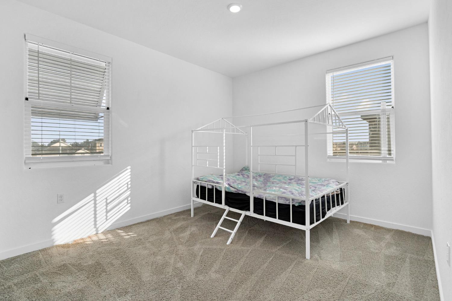 2831 N Redda Rd, Fresno, CA 93737