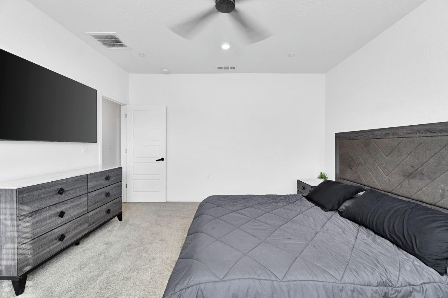 2831 N Redda Rd, Fresno, CA 93737