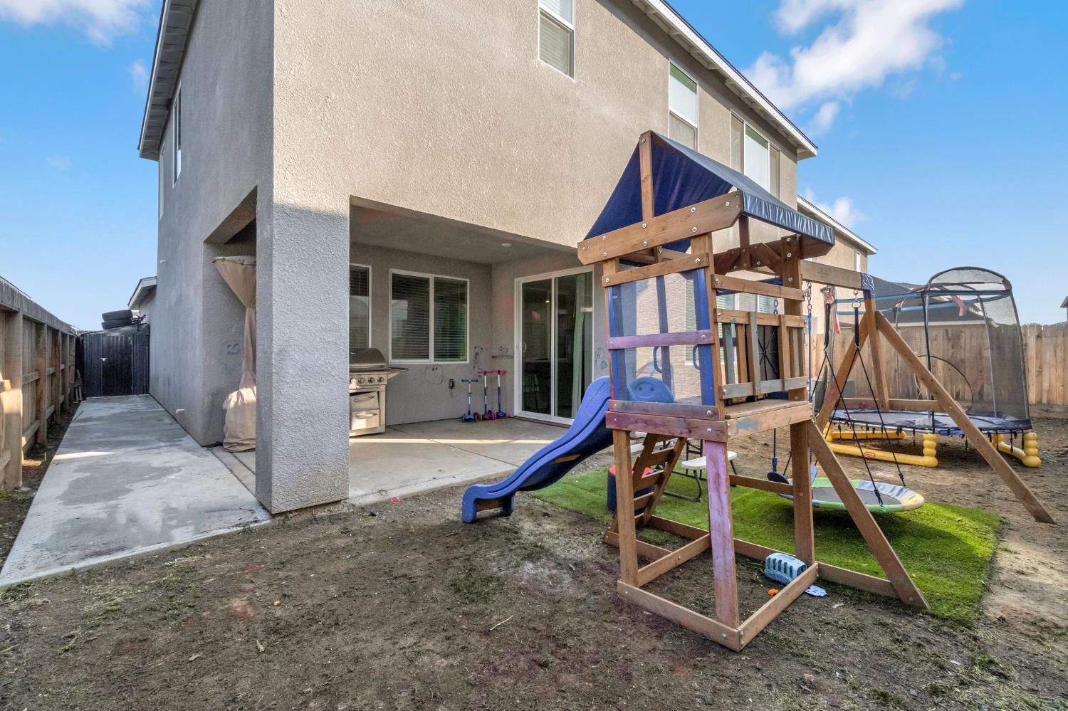 2831 N Redda Rd, Fresno, CA 93737