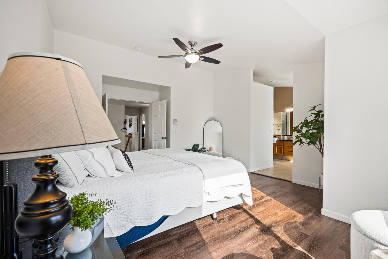 2518 Keats Ave, Clovis, CA 93611