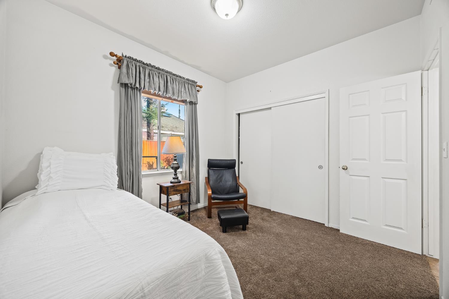 2518 Keats Ave, Clovis, CA 93611