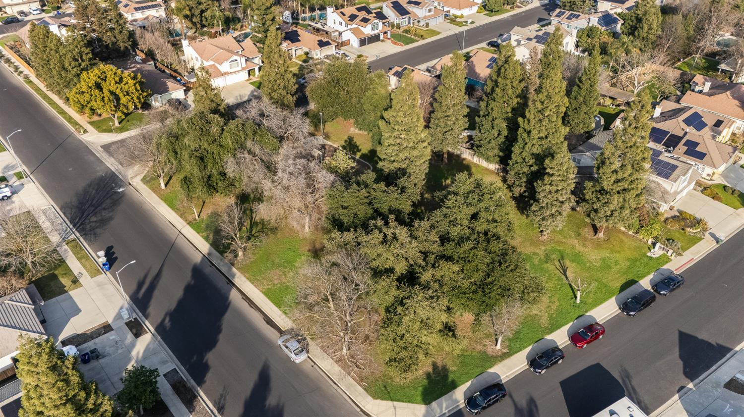 2518 Keats Ave, Clovis, CA 93611