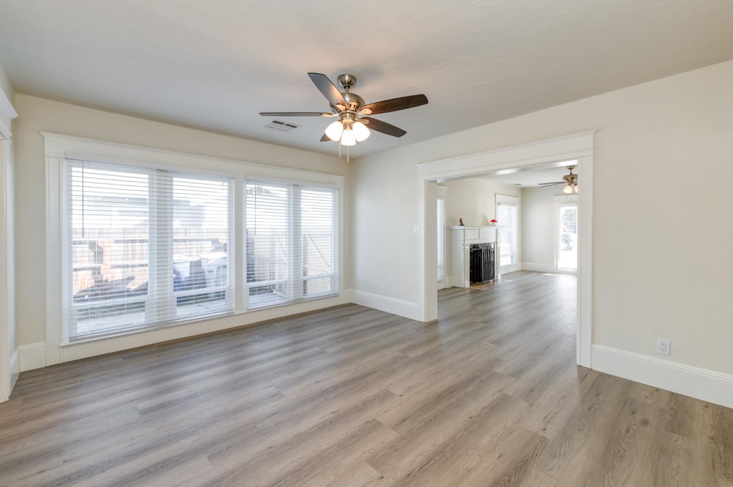 701 E Clinton Ave, Fresno, CA 93704