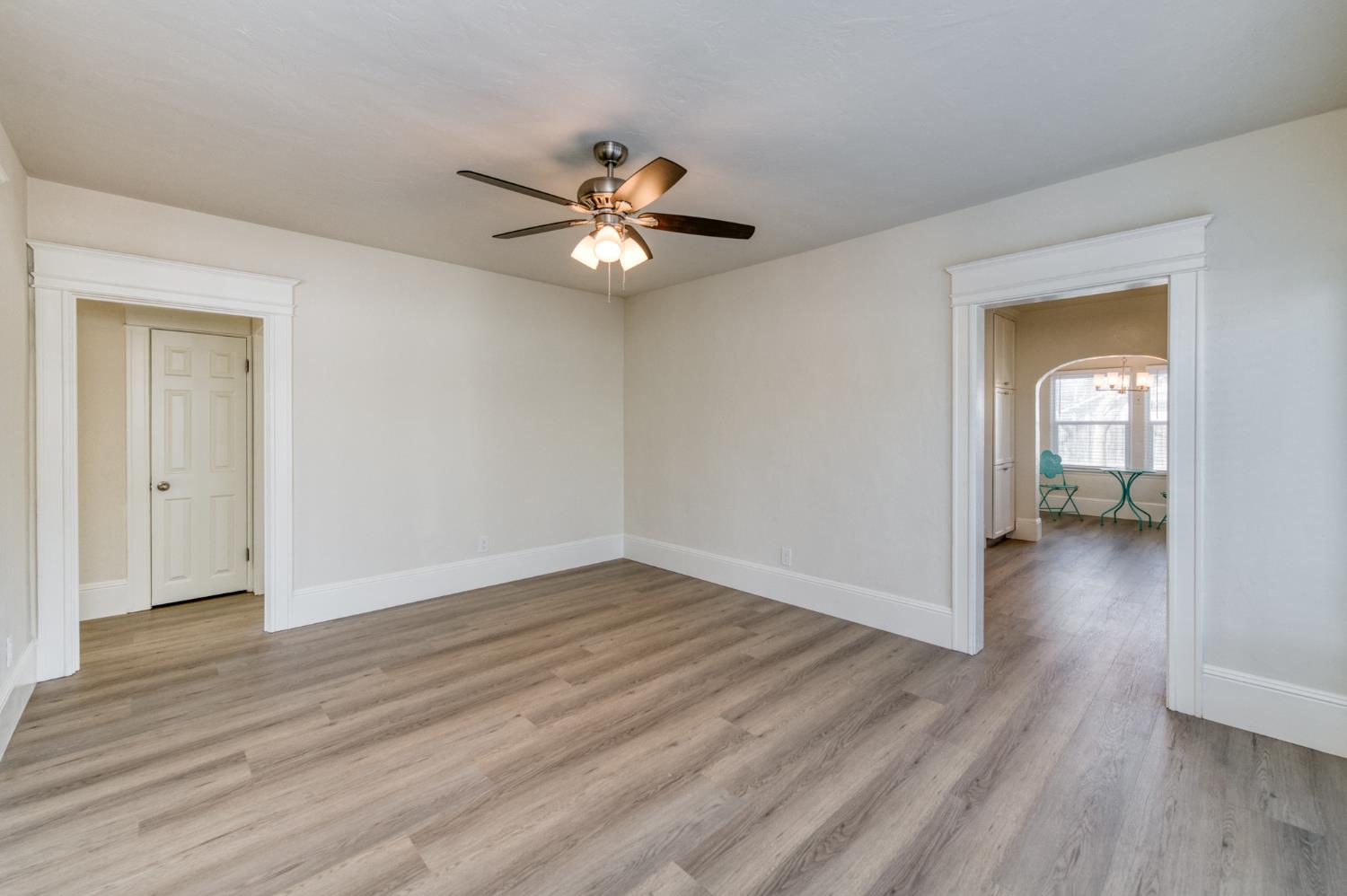 701 E Clinton Ave, Fresno, CA 93704