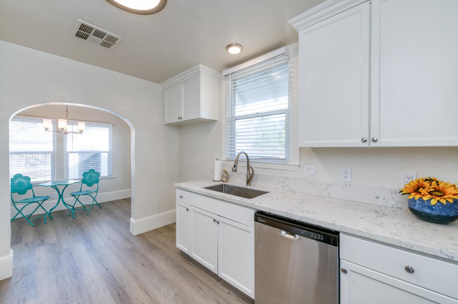 701 E Clinton Ave, Fresno, CA 93704