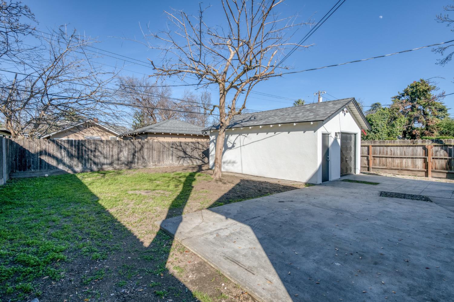 701 E Clinton Ave, Fresno, CA 93704